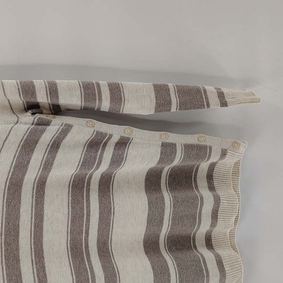 Banana Republic Factory Beige Cream Sweater Size Small Button Side Detail - Picture 3 of 8